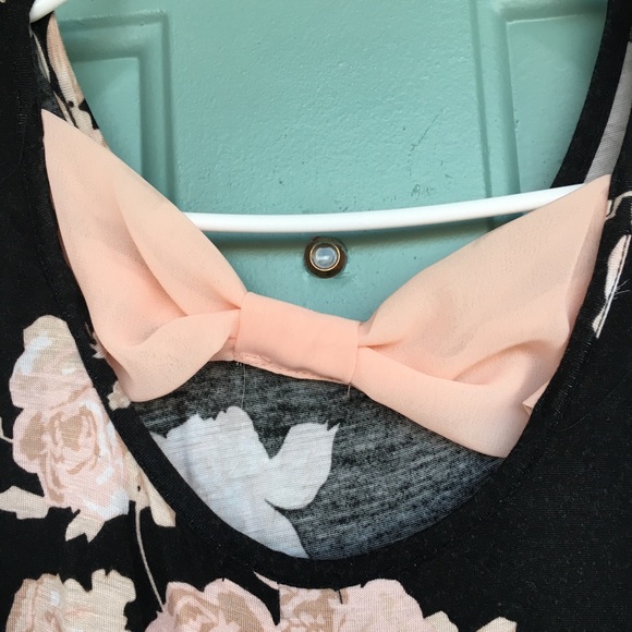 Black and pink floral mid sleeve shirt - Picture 5 of 6