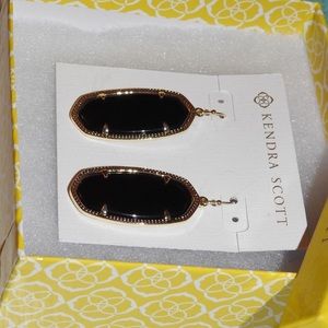 Black KENDRA SCOTT ELLE GOLD EARRINGS