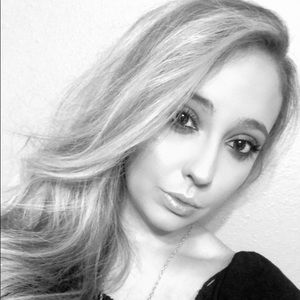 Meet your Posher, Victoria