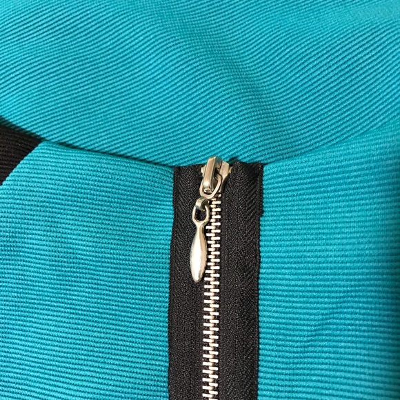 B. Smart color block dress - Picture 3 of 5