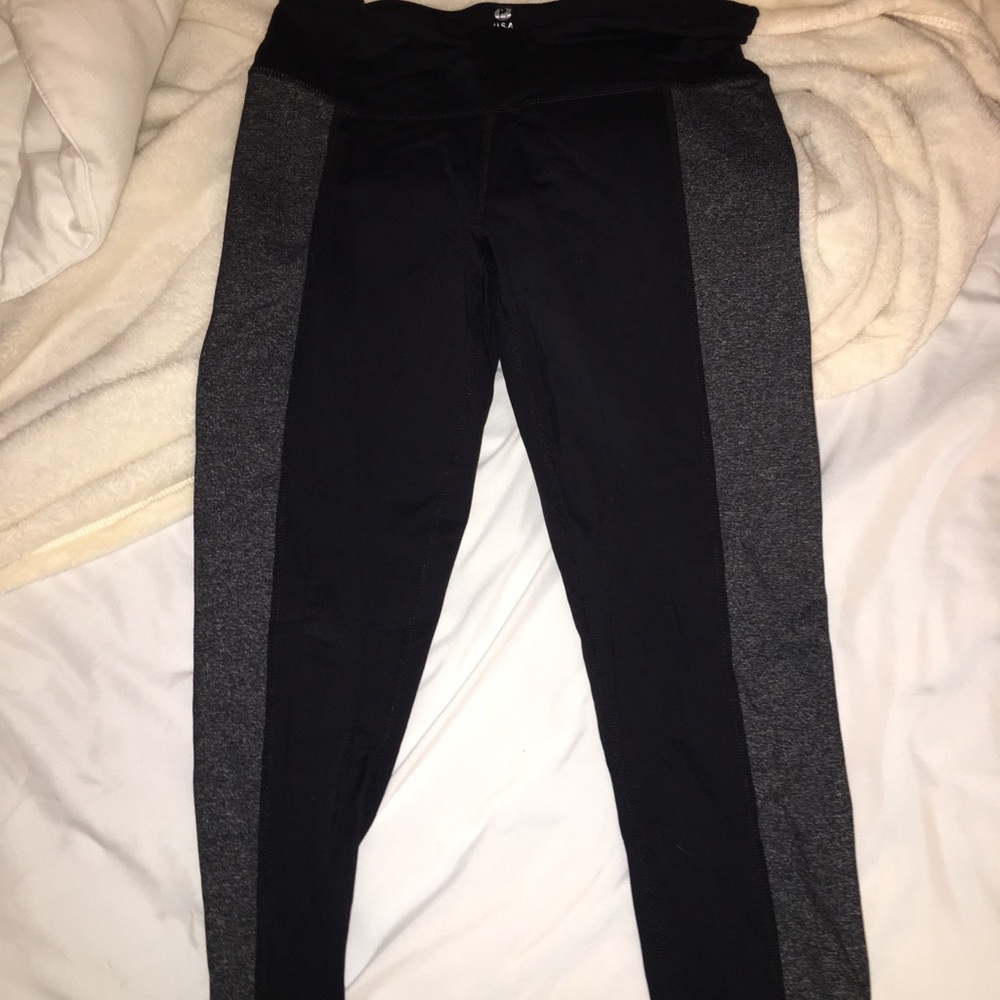 Athletic leggings