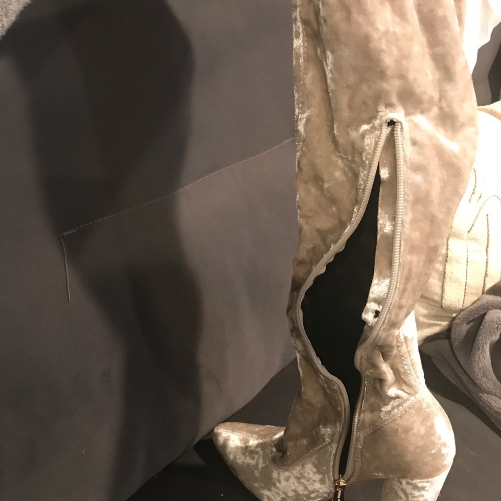 Size 6 velvet boots