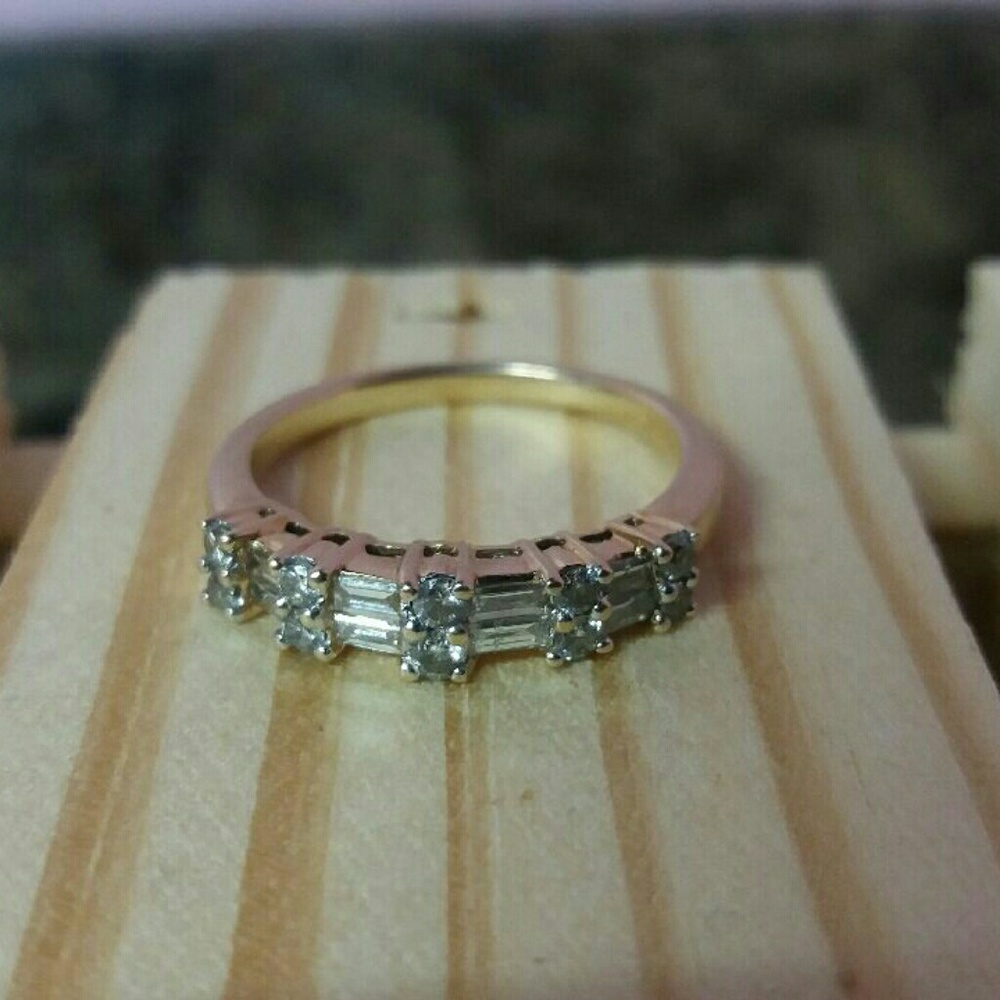 14K gold diamond ring