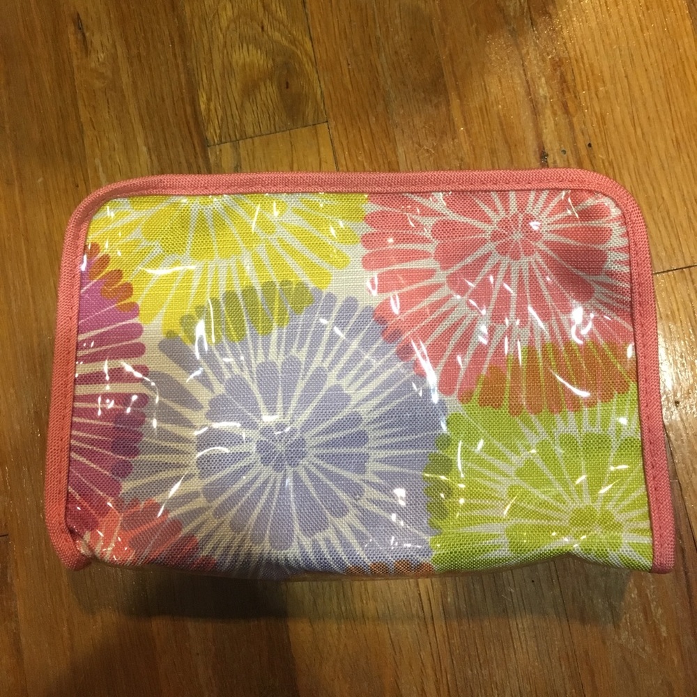 NEW Clinique zip around cosmetic case