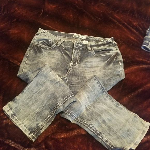 Women's Washed jean capris - Picture 1 of 2