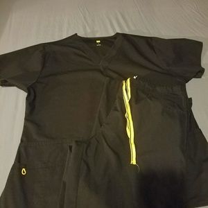 Wonder wink scrub set