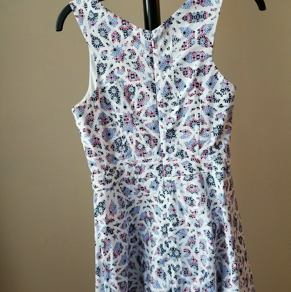 Dress - Picture 4 of 4