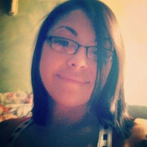 Meet your Posher, Cynthia