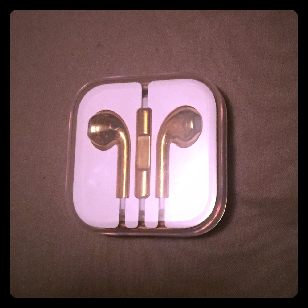Golden apple earphones
