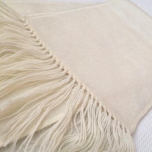 OFF WHITE SCARF - Picture 4 of 4