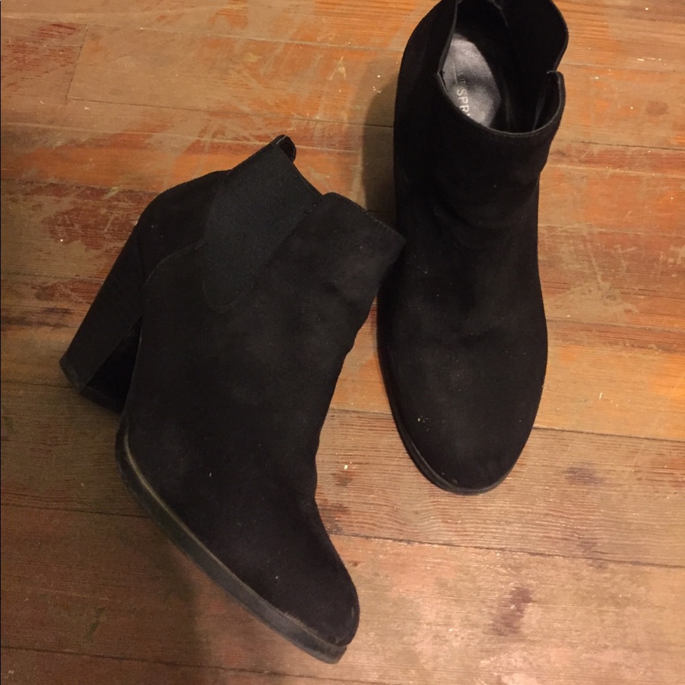 Call it spring booties - Picture 2 of 2