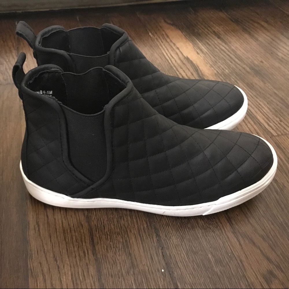 Steve Madden quilted  high top slip on sneakers