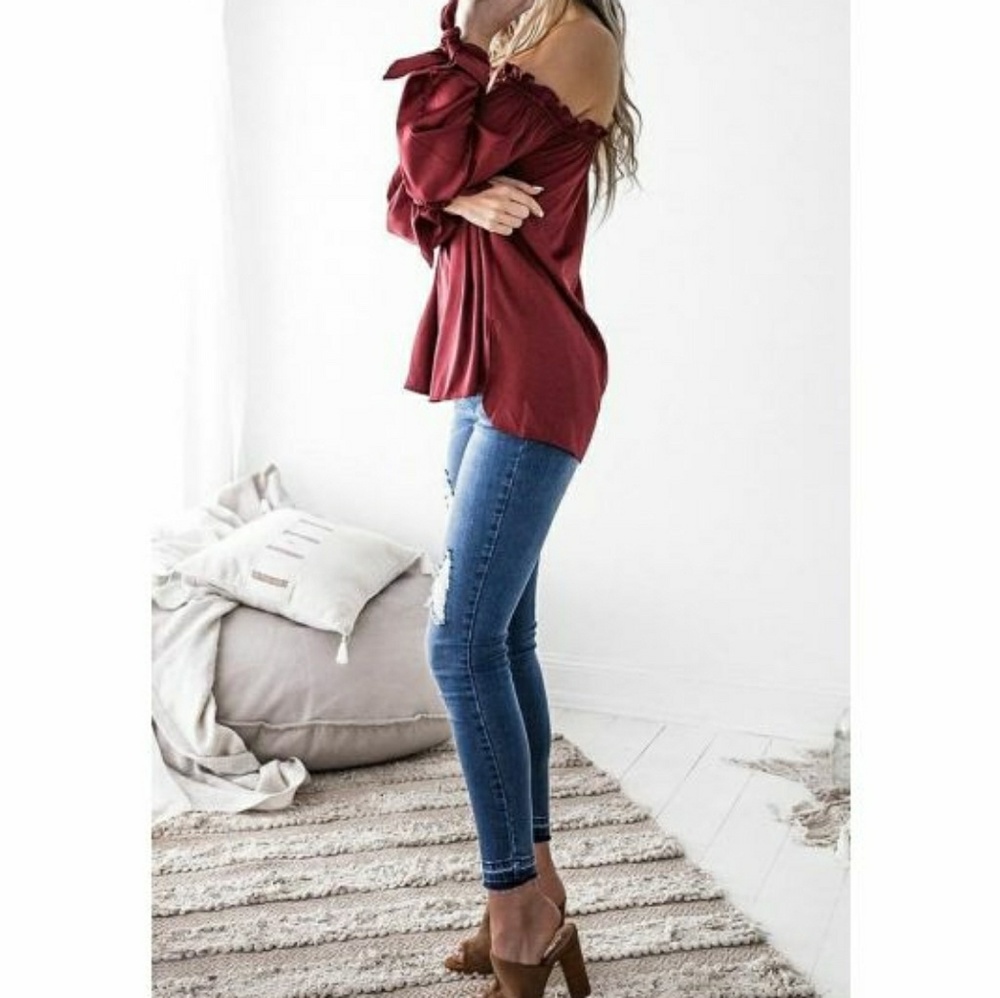 Red Wine off the shoulder off the shoulder - Picture 2 of 4