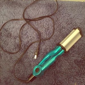 Head wave artist deep waver for beachy waves