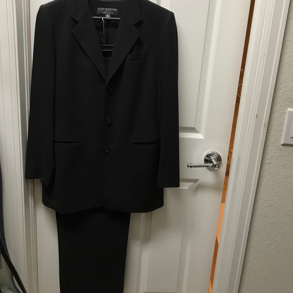 Bill Burns ( Nordstroms) Pant Suit