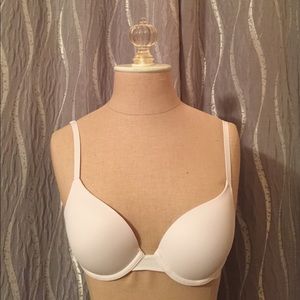 White Victoria’s Secret Push-Up Bra Size 32A