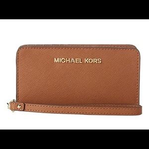 MICHAEL Michael Kors slim wristlet wallet
Acorn