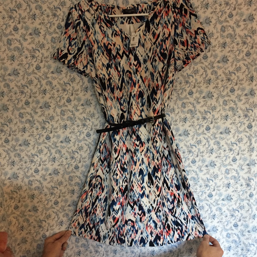 Very pretty dress for any occasion.
