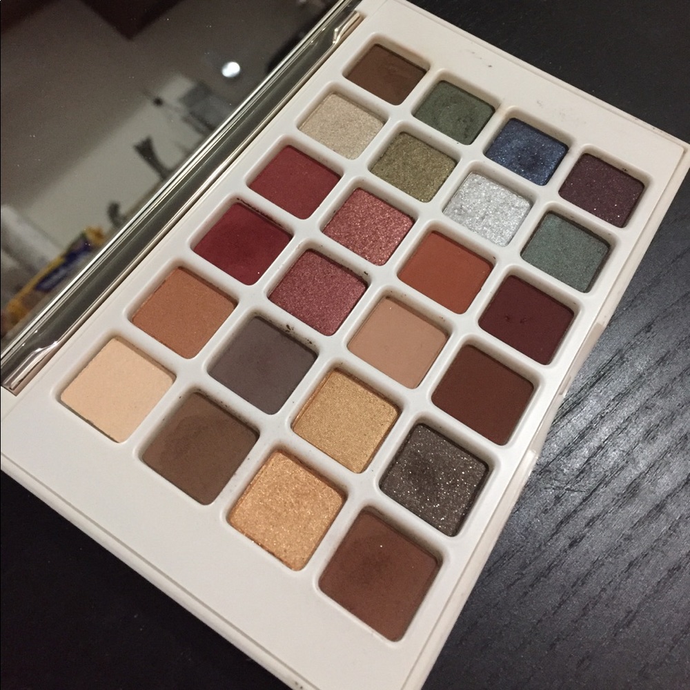 Sephora/Pantone Facets of Marsala Eye Palette