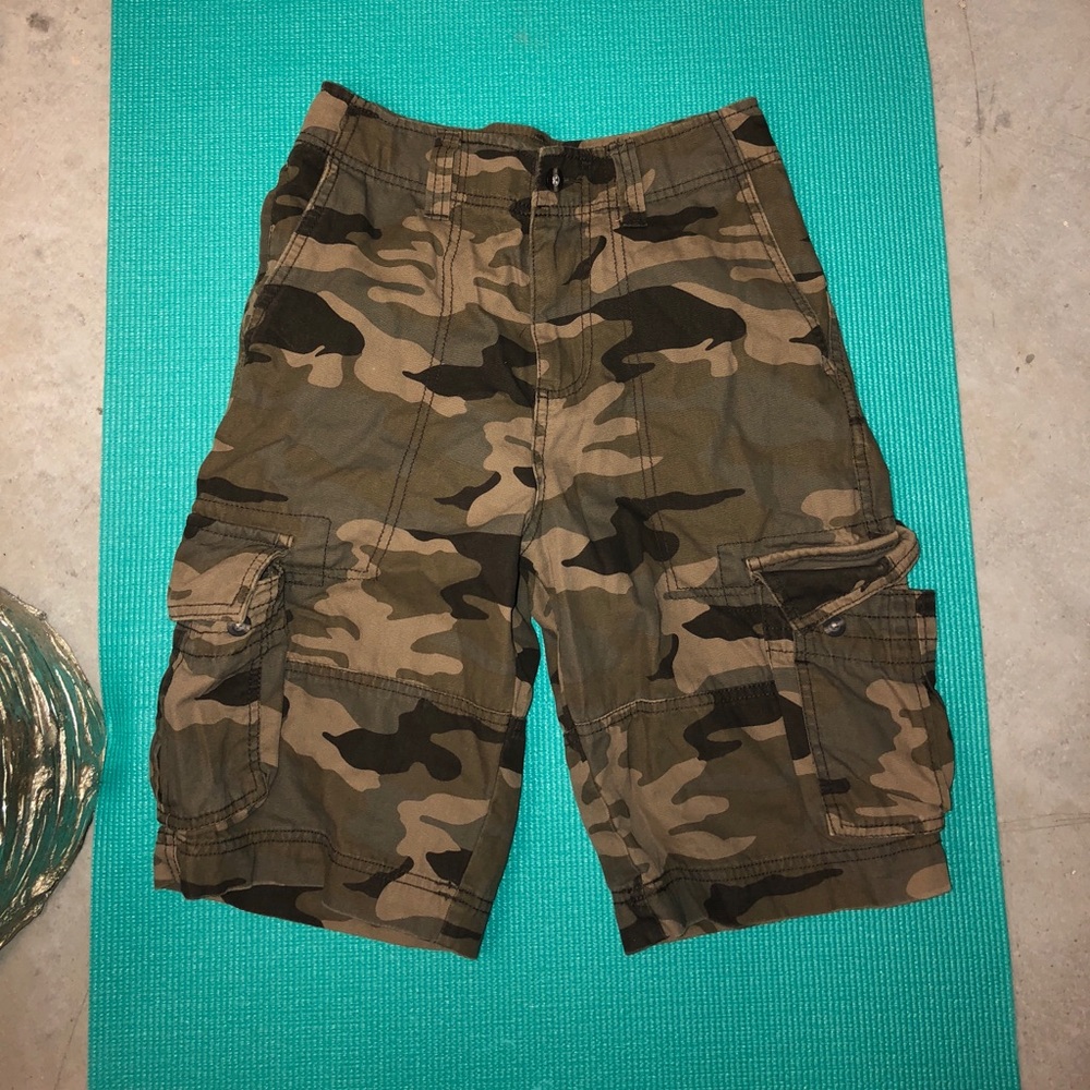 Camo cargo shorts