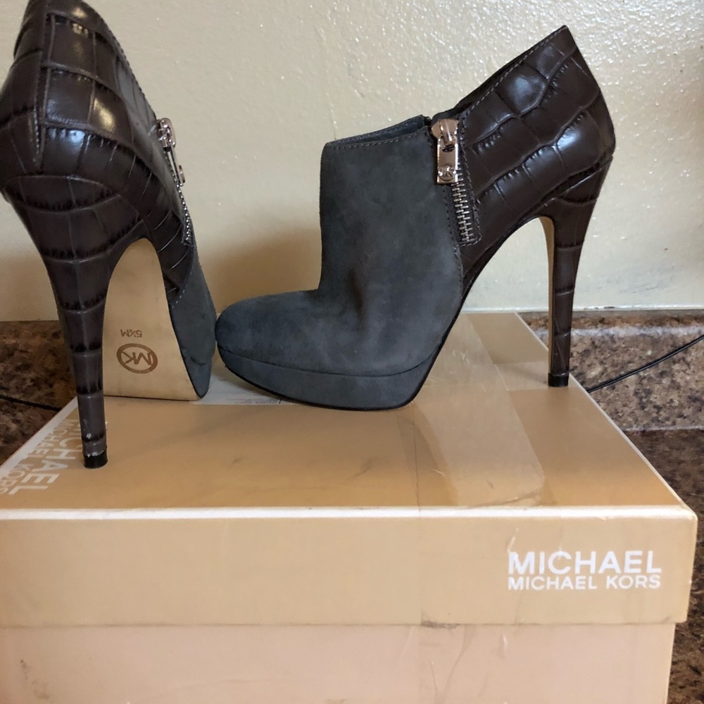 Michael Kors York Booties Size 5.5.