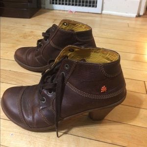 The Art Company Heeled Leather Boots!