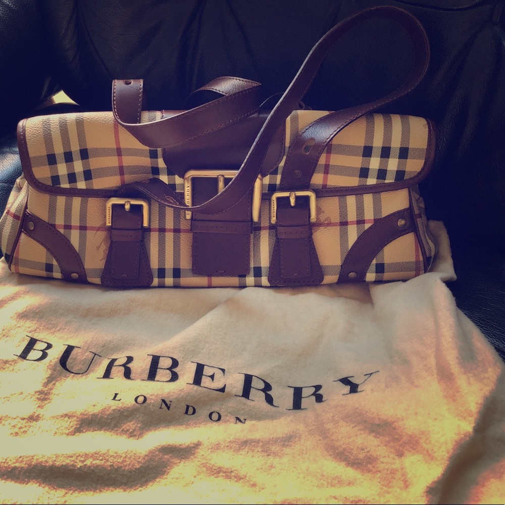 Burberry cute shoulder bag