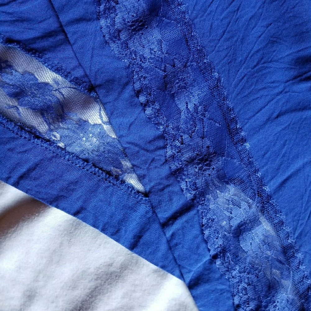 Top - Picture 2 of 2