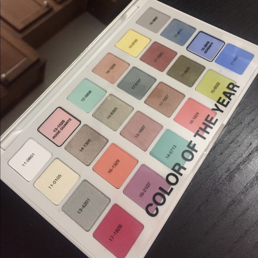 Pantone universe modern watercolors eye palette.