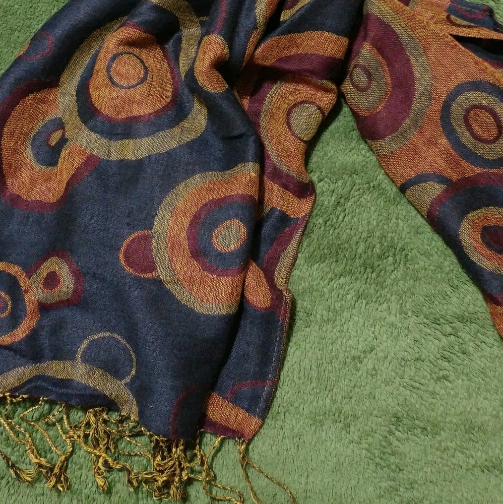 Scarf/wrap - Picture 5 of 5