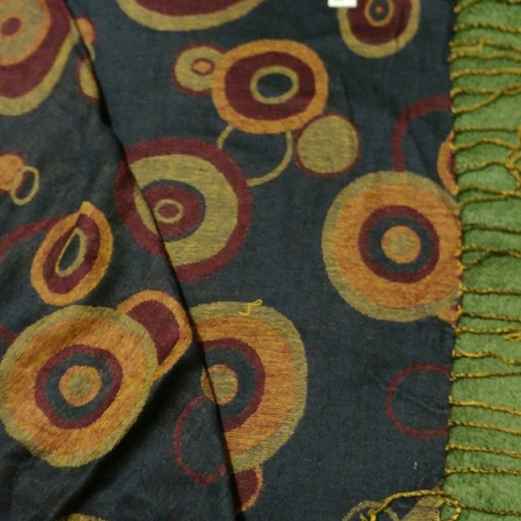 Scarf/wrap - Picture 3 of 5