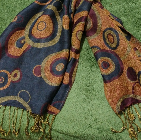 Scarf/wrap - Picture 4 of 5