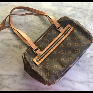 LOUIS VUITTON MONOGRAM CANVAS SHOULDER BAG M51182