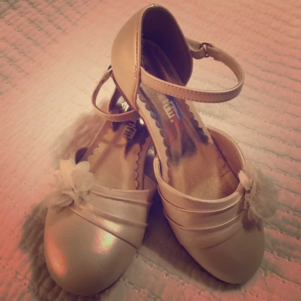 Girls smart fit dress shoe