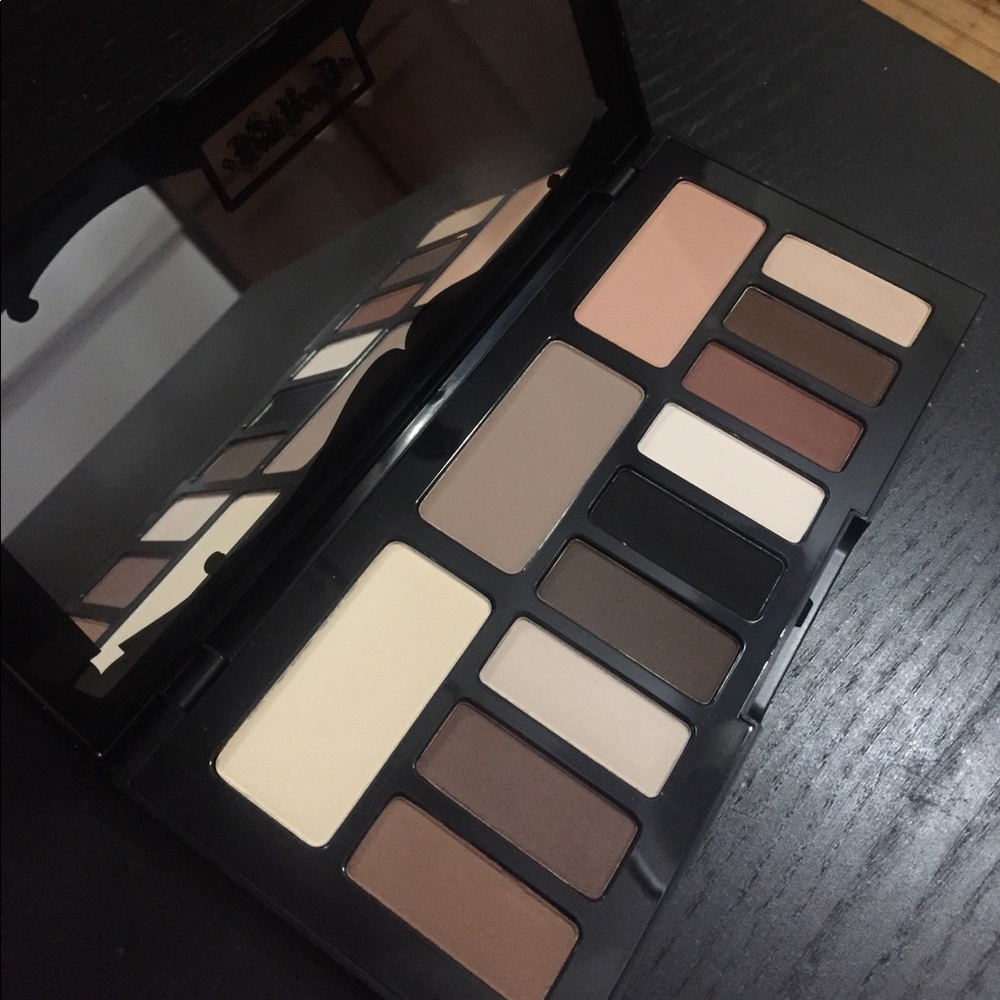 Kat Von D Shade + Light eyeshadow palette