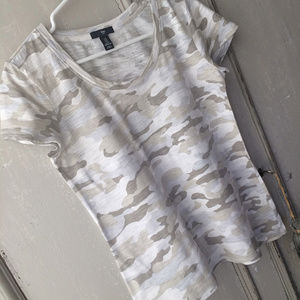GAP CAMO T-SHIRT