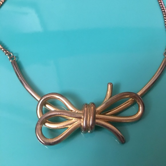 🛍2 for $20🛍 C.Wonder Bow Necklace - Picture 3 of 7