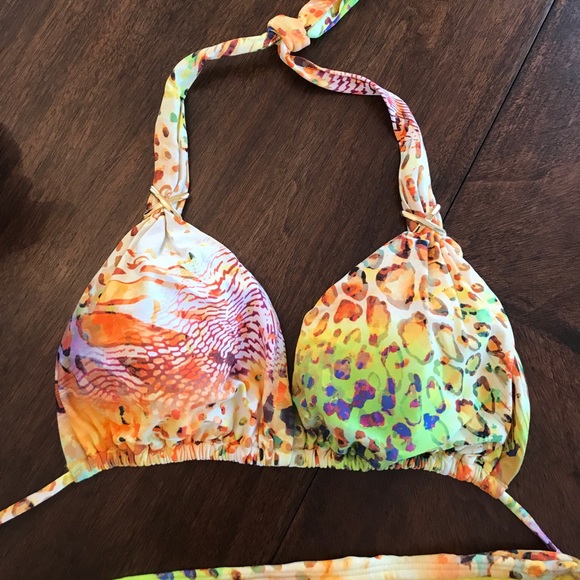 Pily Q animal print bikini with gold accents - Picture 5 of 6