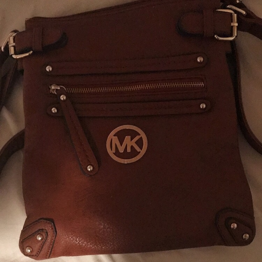 Micheal Kors crossbody purse