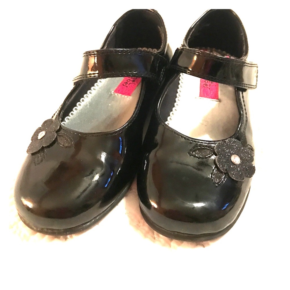 Girls black dress shoe