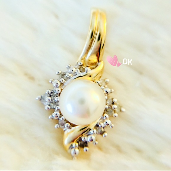 Jewelry - 10K Gold Pearl and Diamond Pendant