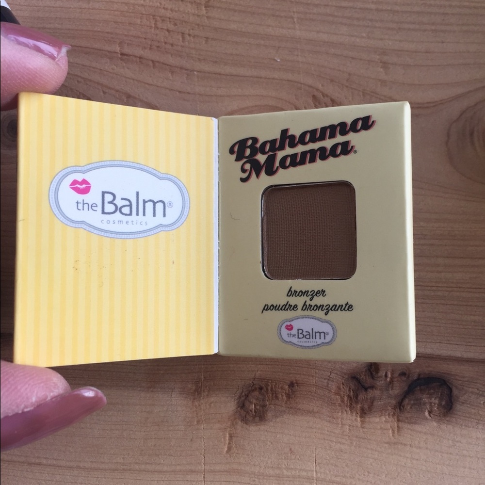 2 mini bronzers and 1 mini blush.