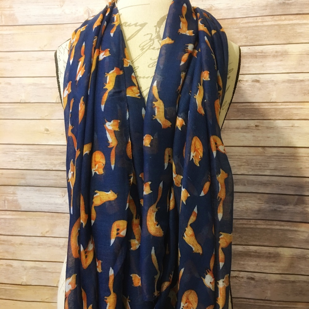 NEW IN BAG Adorable Navy Fox scarf!🦊🦊🦊