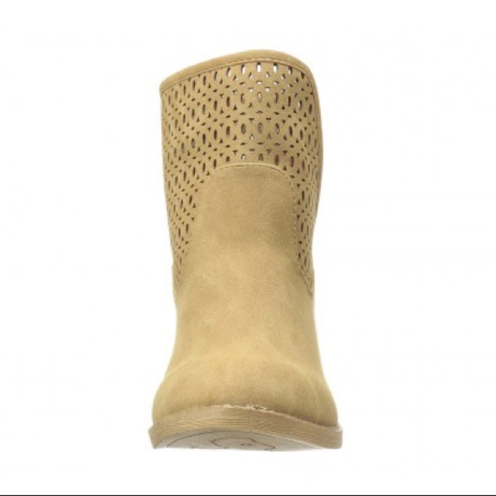 NIB Sand V Split Perforated Block Heel Ankle Boot - Picture 6 of 7