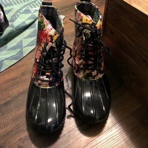 Floral rain boots!!