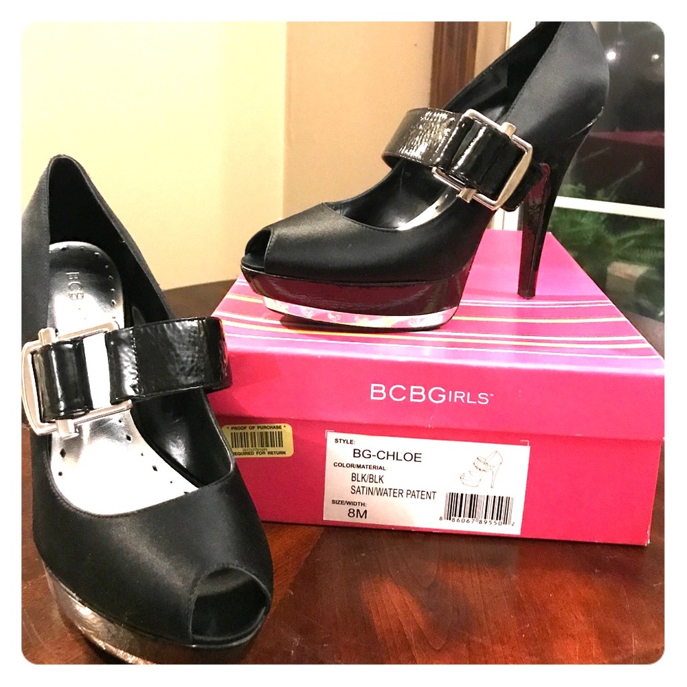BCBG new black stilettos Size 8