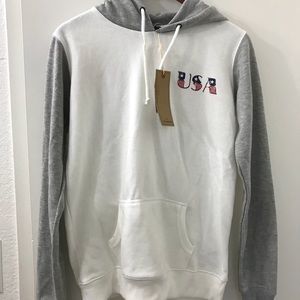 USA SWEATSHIRT NWT