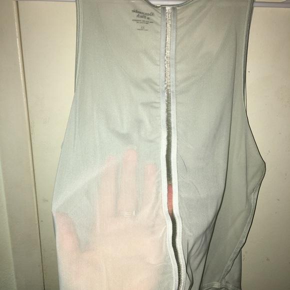 sheer back tank - Picture 3 of 3