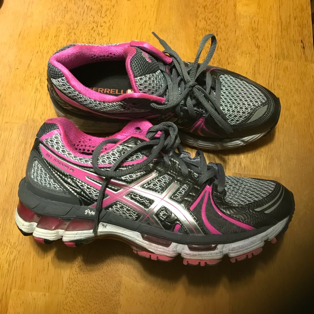 ASICS GEL-KAYANO  size 7