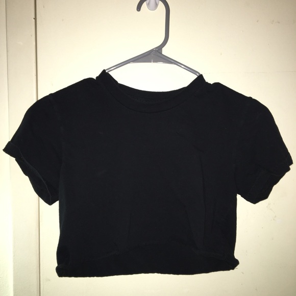 black crop top - Picture 1 of 2